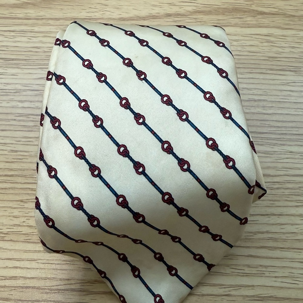 Hermes Cream Tie with Red and Blue Pattern